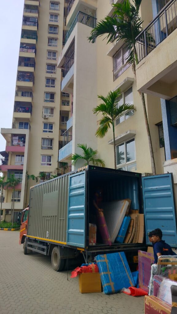 GoSmart Movers truck loading for intercity transport